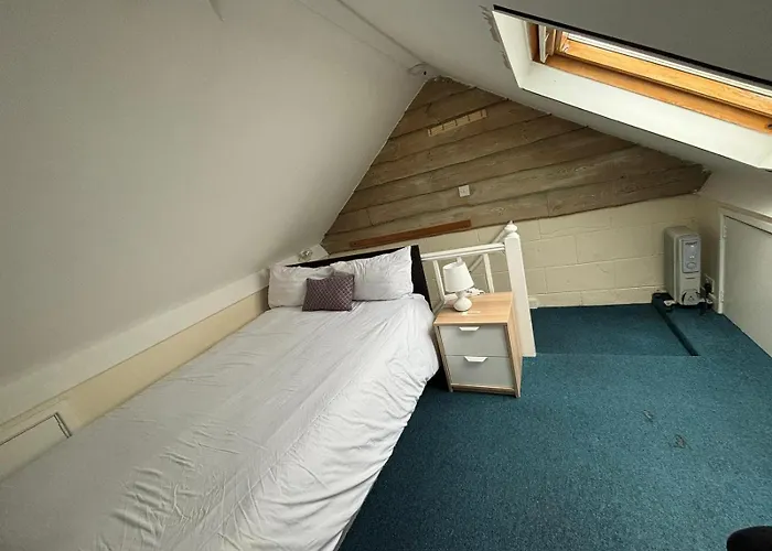Shared House In Chakeshill Drive Hotel Bristol