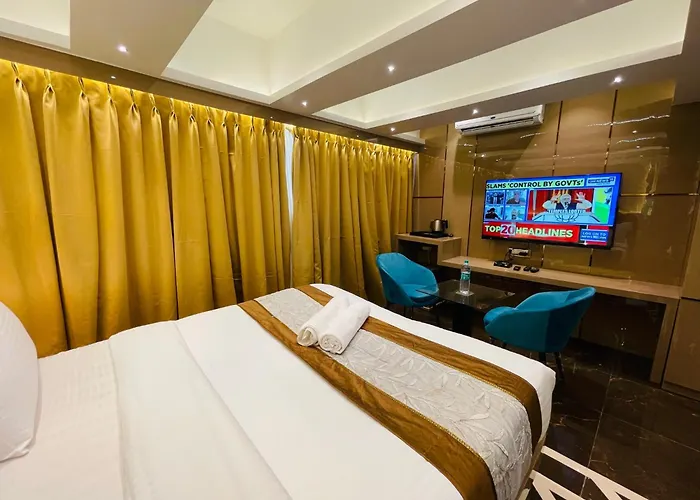 Home2 Renaissance Club Bombay