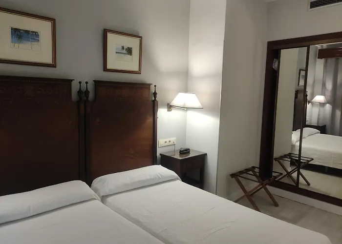Hotel Iberia Plaza América Caces