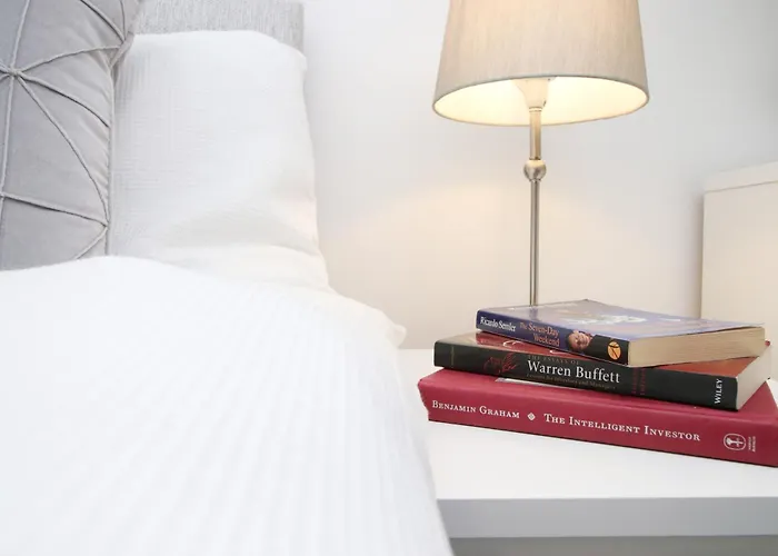 Modern Guesthouse, Fast Wi-Fi, Street Free Parking, Central, Fully Equipped Cardiff