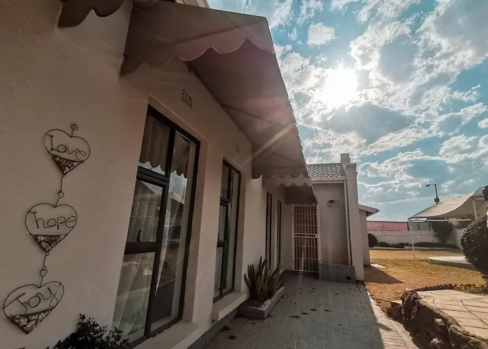 S.K.E Guest House Roodepoort