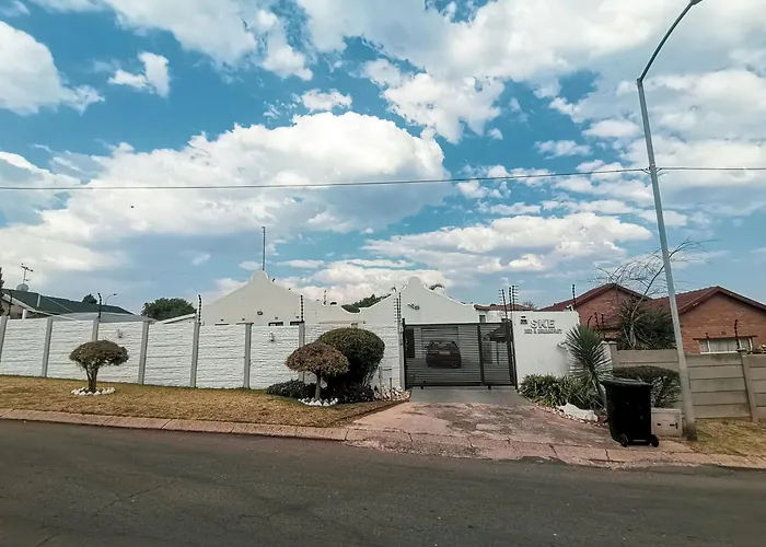 S.K.E Guest House Roodepoort