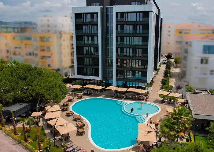 Supreme Hotel Golem 