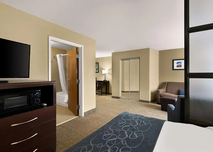 Comfort Suites Commerce