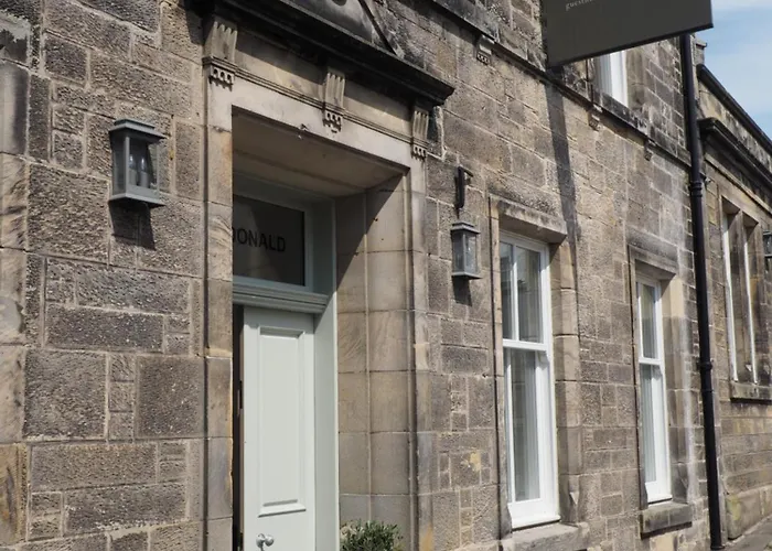 The Dundonald Guesthouse & Cottage Culross