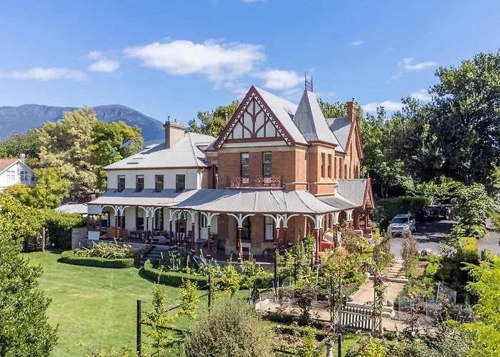 Old Bishop'S Quarters Aparthotel Hobart