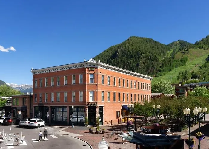 Independence Square 308, Top Floor Hotel Room With Ideal Downtown Location Aspen