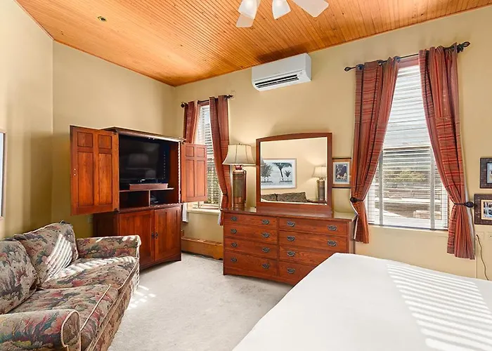 Independence Square 308, Top Floor Hotel Room With Ideal Downtown Location Aspen