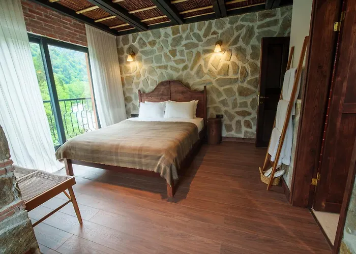 Elwood Hotel Rize