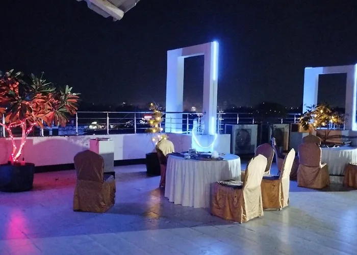 Grand Pearl Hotel & Banquet Lucknow