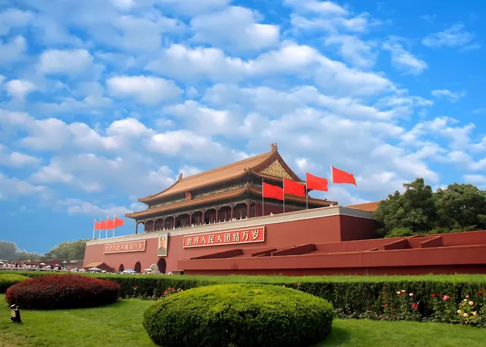 Happy Dragon Hotel: Central Location, English-Speaking Staff & Tour Services Beijing