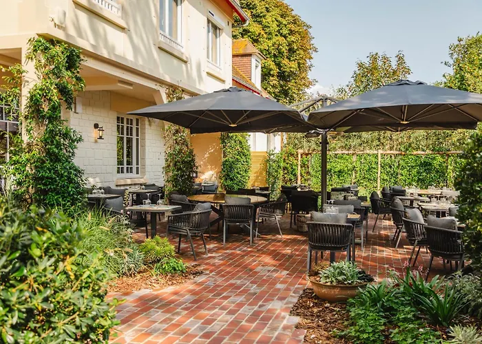 Le Castel Cabourg Hotel & Spa- Restaurant La Calypso