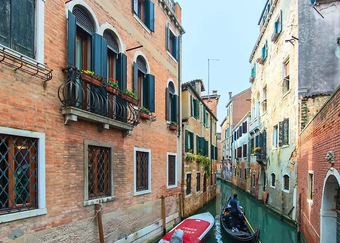 Hotel La Fenice Et Des Artistes Venedik