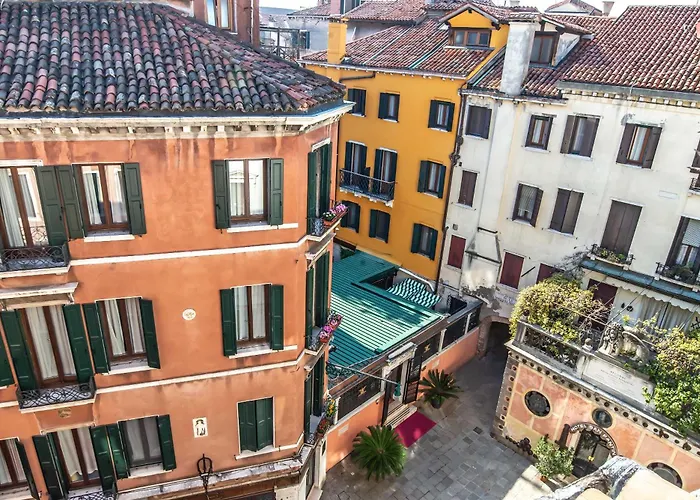 Hotel La Fenice Et Des Artistes Venedik