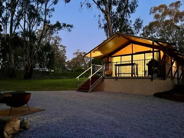 Mclean Beach Holiday Park Deniliquin