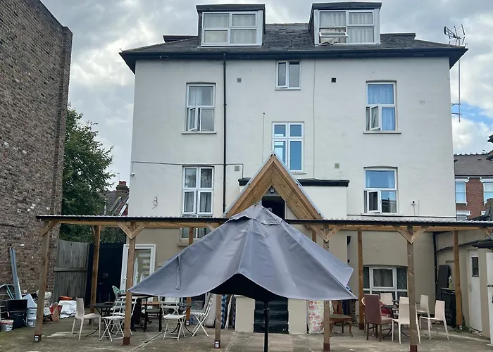 Aron Guest House Ealing