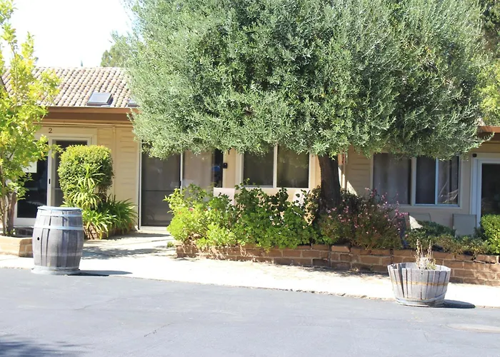 Little European Lodge Carmel Valley