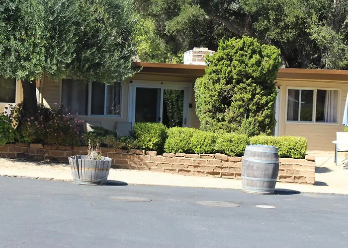 Little European Lodge Carmel Valley