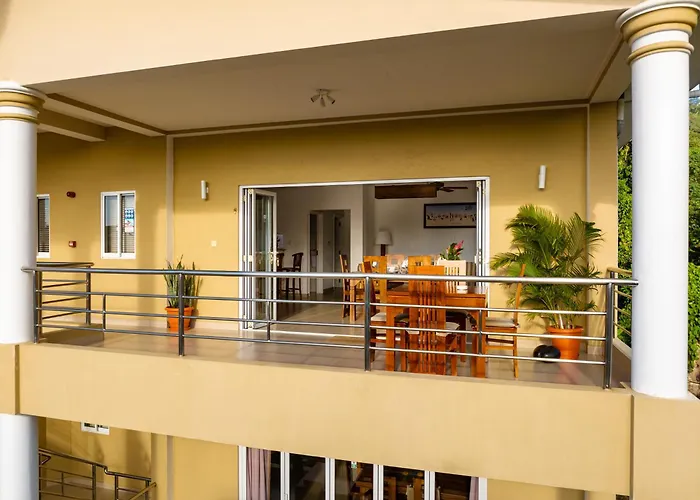 Tropical Hideaway Aparthotel Beau Vallon 