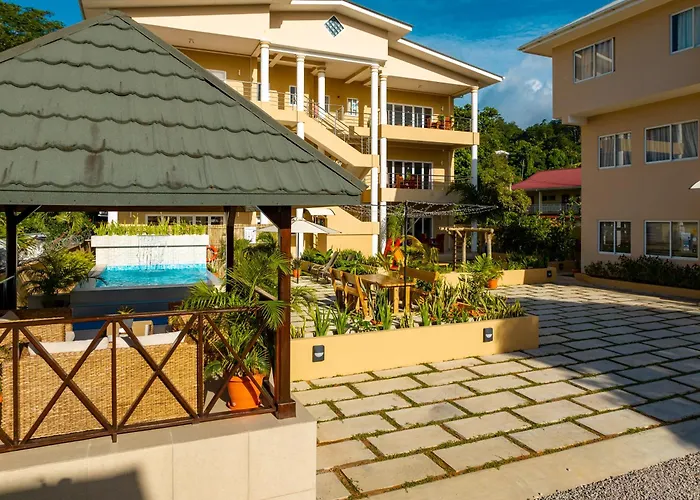 Tropical Hideaway Aparthotel Beau Vallon 