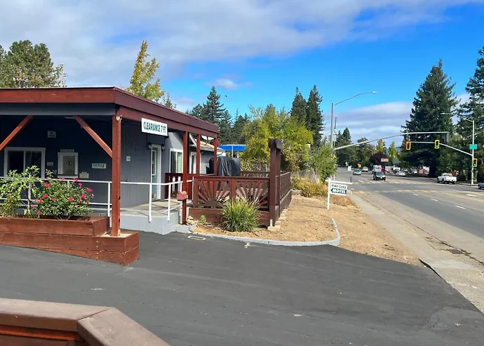 Pine Cone Motel Willits