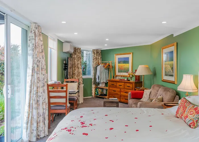 Bayview Valley Lodge Bed & Breakfast Whitianga