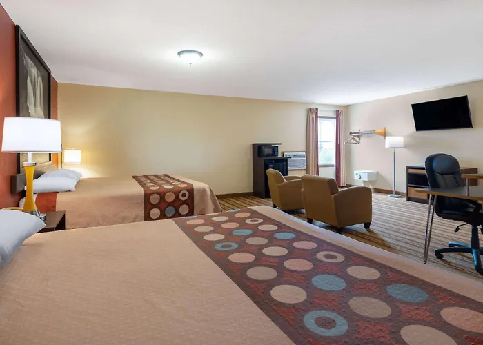 Super 8 By Wyndham Mattoon Hotel