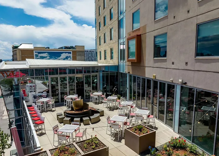 The Art Hotel Denver, Curio Collection By Hilton