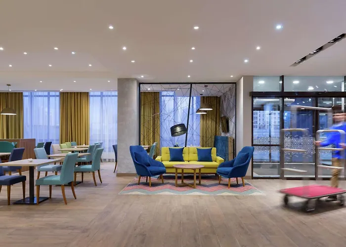 Hampton By Hilton Astana Triumphal Arch Hotel