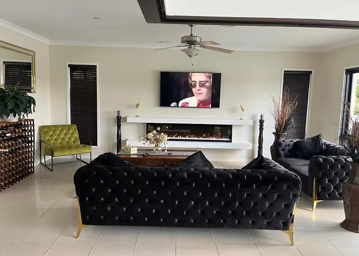 Bella Vista Bed And Breakfast Of Raby Bay Cleveland