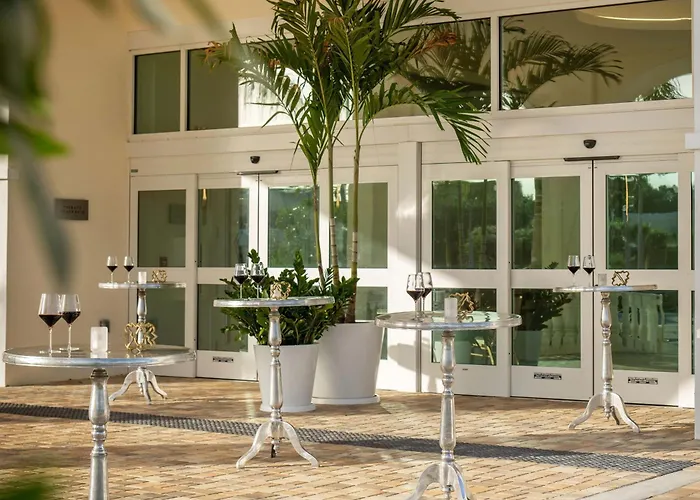The Karol Hotel, St. Petersburg Clearwater, A Tribute Portfolio Hotel Pinellas Park