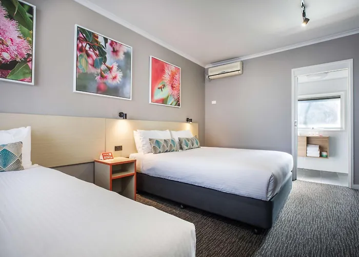 Nightcap At Ferntree Gully Hotel Motel