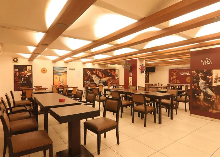 Hotel Mohan Lucknow