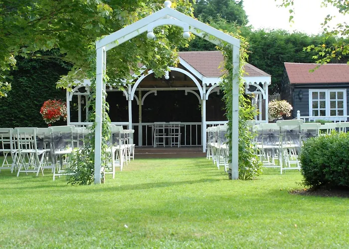 Hunters Meet Hotel Hatfield Heath