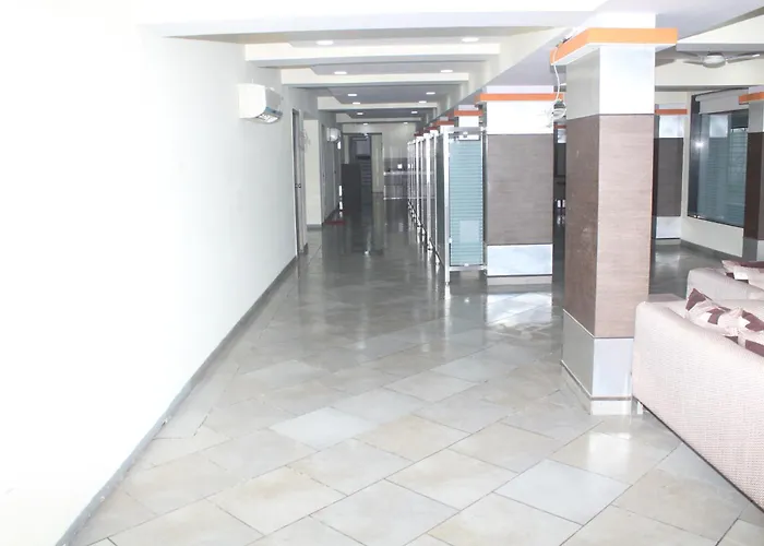 Hotel Western Court Boisar