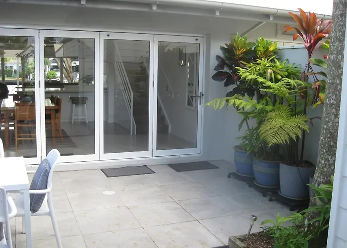 Noosa Entrance Waterfront Resort Noosaville