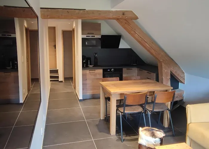 Géraniums Et Neige Fraîche, Demeure de prestige avec suites appartements, chambre tout confort, certaines avec spa et sauna privatifs au cœur du Jura à Métabief dans le Haut-Doubs