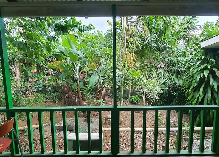 Lynn'S Getaway Guest House Apia