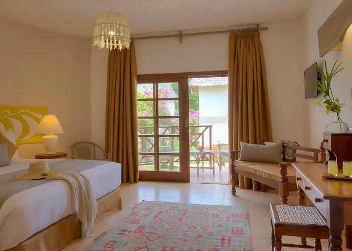 Neptune Village Beach Resort & Spa Galu