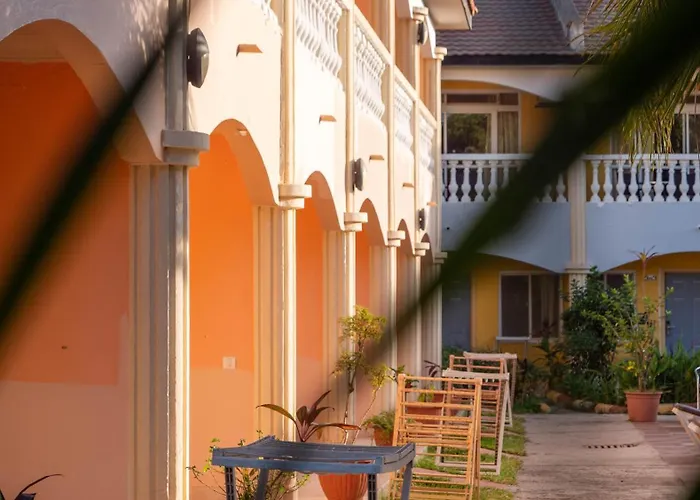 Cape Point Hotel Bakau