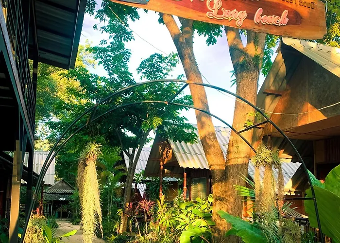 Montra Long Beach Bungalows Koh Lanta