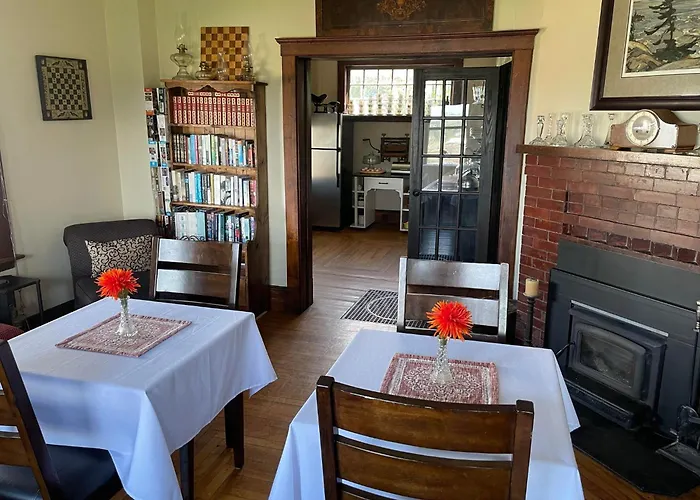 Awakenings Inn Montague