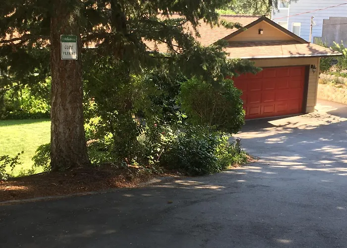 Lakeview Gardens B&B Peachland