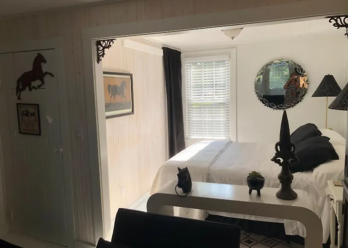 18 Vine Inn & Carriage House Hammondsport