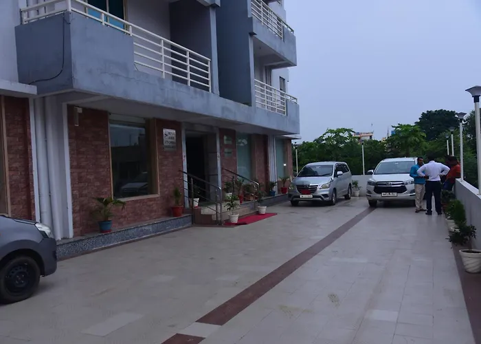 Hotel Girija Sunrise 300 Meter From Baba Dham Temple Deoghar