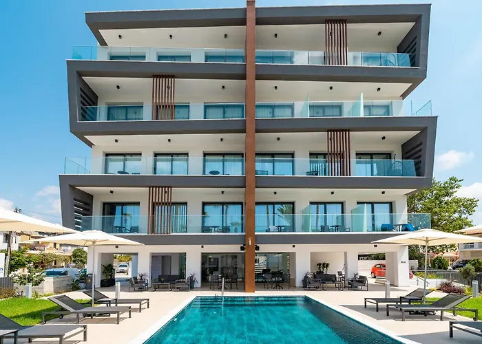 Waterside Sea View Apartments Paphos