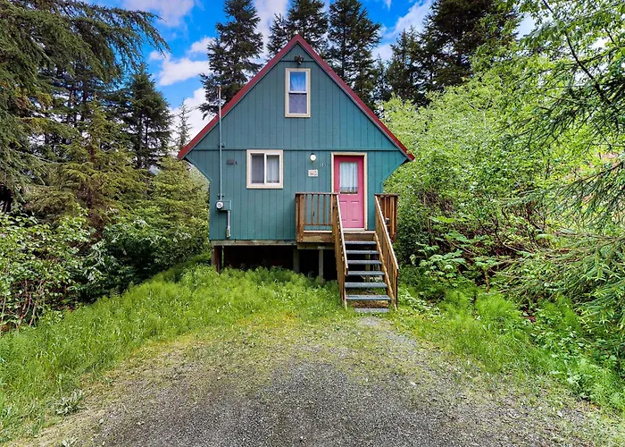 Christina Cabin Girdwood