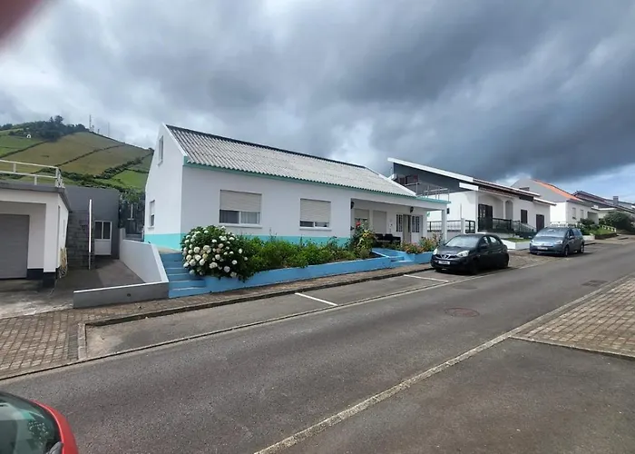 Dona Julia Hotel Santa Cruz das Flores