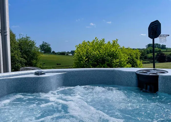 The Retreat, Sauna & Hot Tub, Charming & Cosy Gem Blandford Forum