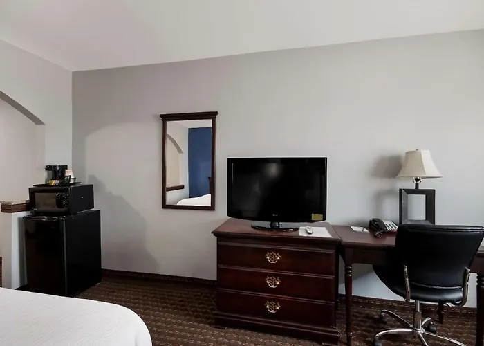 Quality Inn & Suites Oklahoma City North Edmond